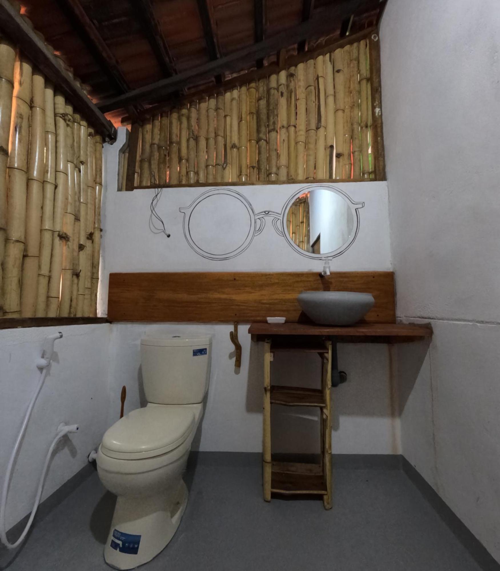 C U Hostel Trincomalee Bagian luar foto