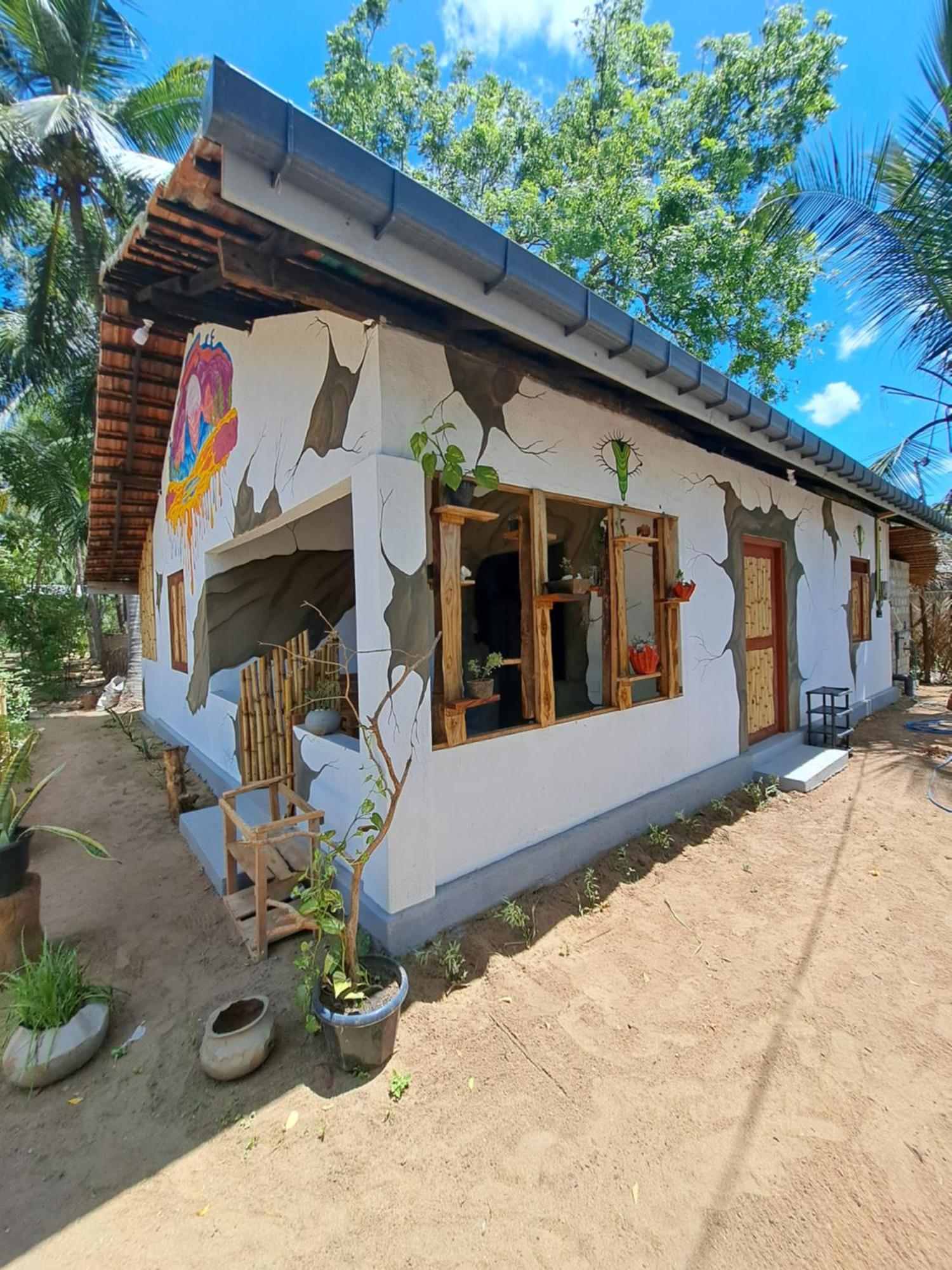 C U Hostel Trincomalee Bagian luar foto